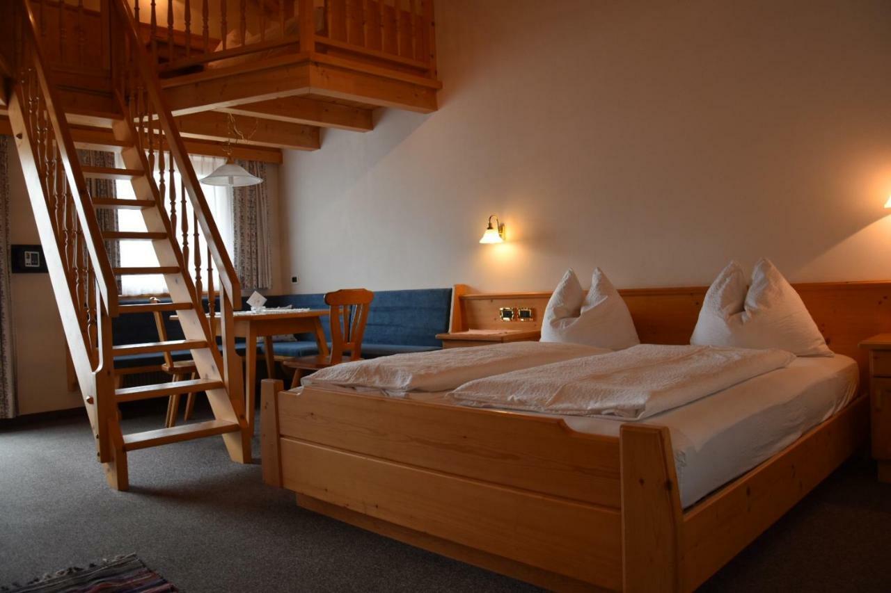 Bed and Breakfast Garni Haus Tyrol Kurfar Exterior foto